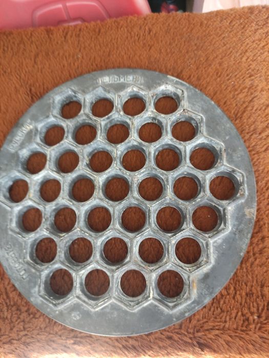 Продам пельменницу