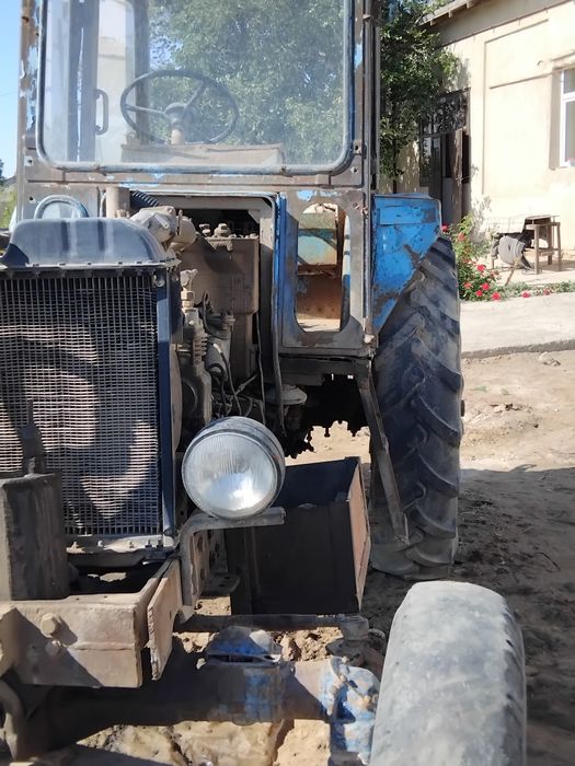 МТЗ 82  matori yangi  hamma hoyi ishlab turupdii  orqa balonlari yangi