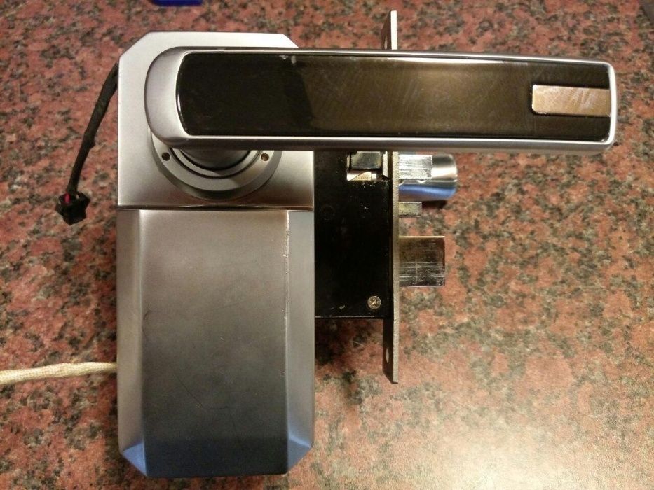 кодовый замок на дверь