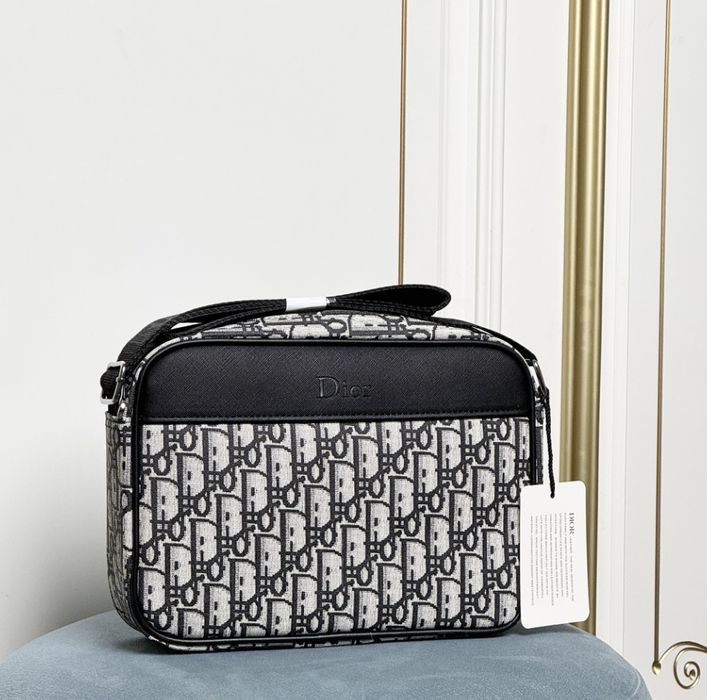 Барсетка сатылады Диор