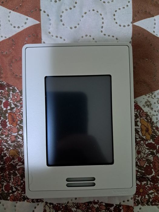 Room controller Schneider
