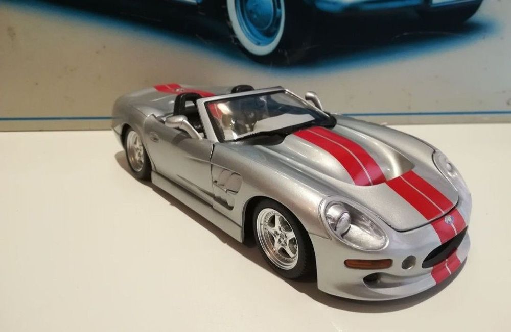 Scara 1:18 shelby bburago