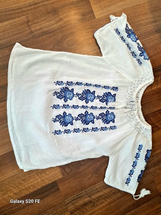 Bluza, ie în stare buna,