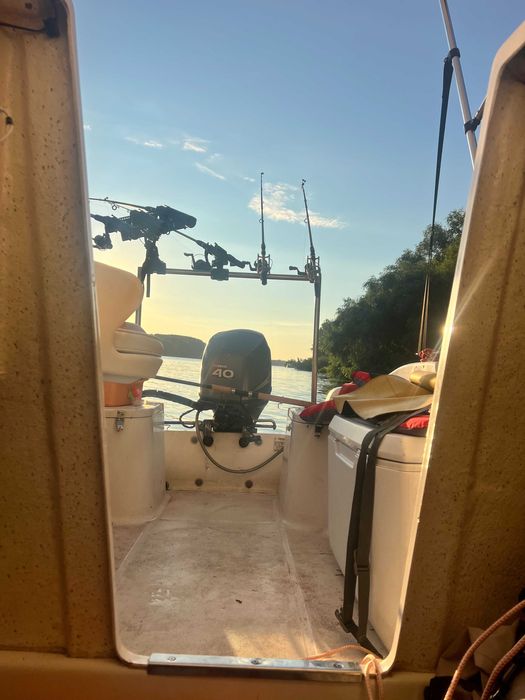 Barca+motor+peridoc, optional Multivan