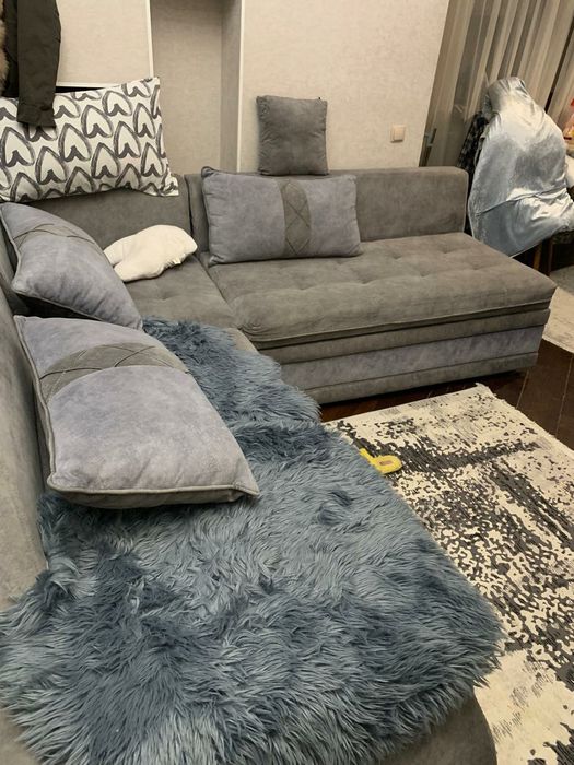 Продам мягкий уголок диван,  пуфик.