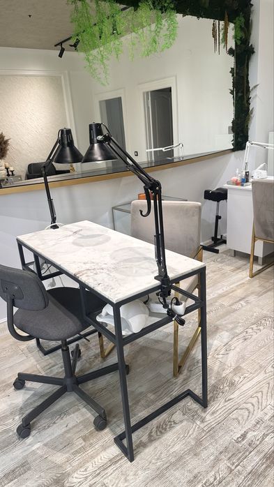 Inchiriere post manichiura