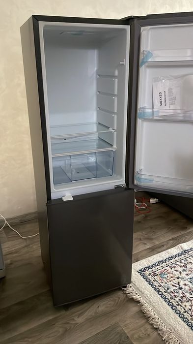 Продается новый холодильник