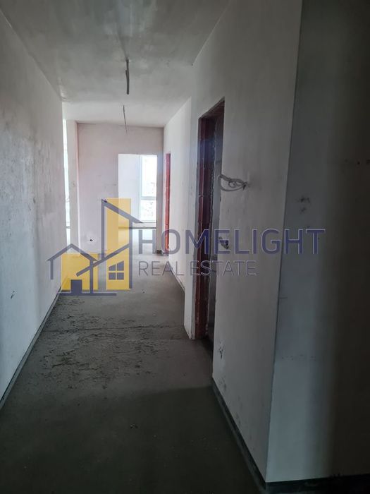 Тристаен апартамент в кв. Кръстова вада