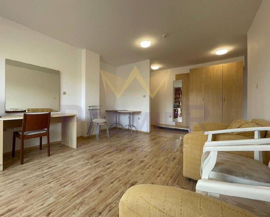 Продава се Двустаен апартамент в к.к. Слънчев бряг - 65 кв.м за 580 €/кв.м - Снимка #2