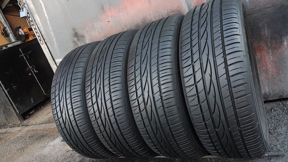 4бр. летни гуми 215/60/16  Sumitomo