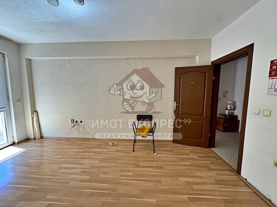 Продава се Двустаен апартамент в Асеновград - 72 кв.м за 1139 €/кв.м - Снимка #3