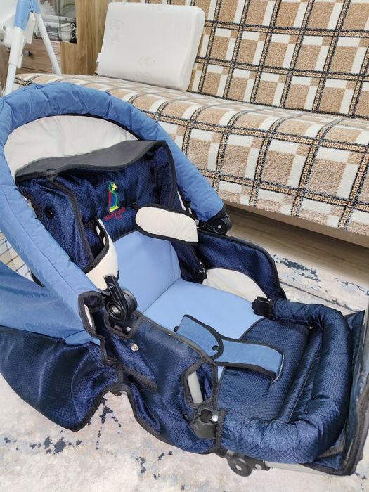 Детская коляска, продаю, универсальная.