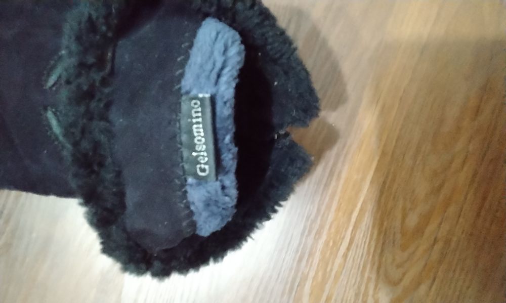 Продаю зимние женские сапоги.