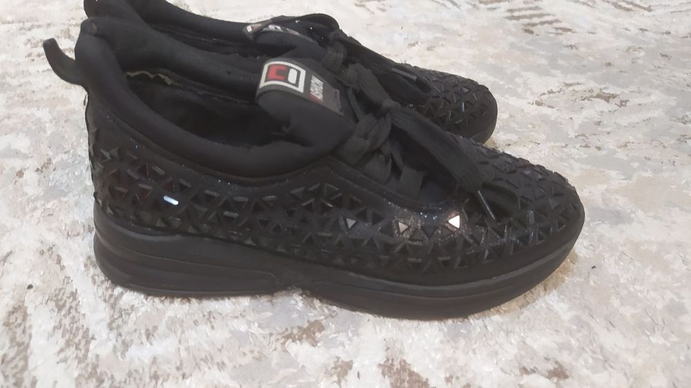 Уринмаган. Хаммасини олганга арзон килиб бераман