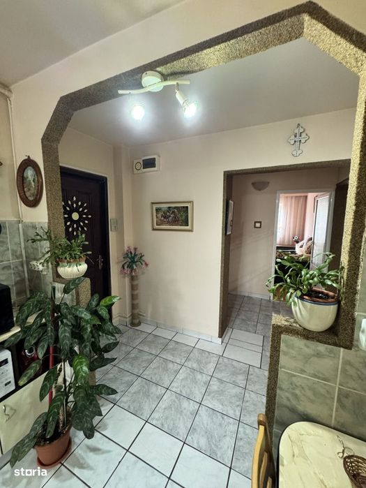 Apartament 4 camere, 80 mp, zona Central