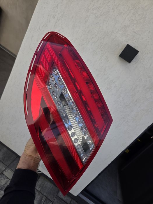Stop stanga  LED Mercedes-Benz C-Class W204
piesa originala din dezmem