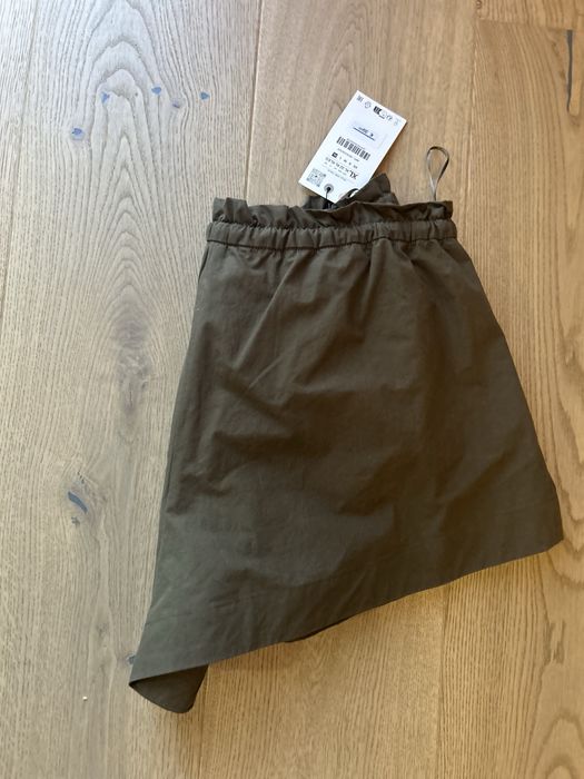 Pantaloni scurti Zara, masura XL
