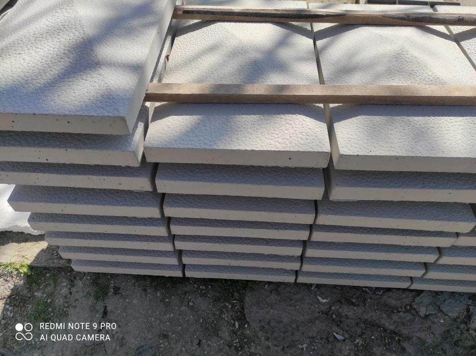 Capace gard din beton.