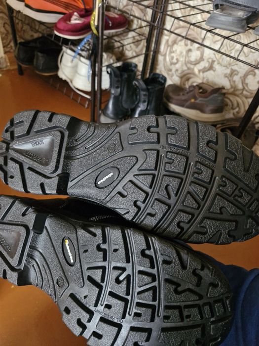 Продам рабочие ботинки