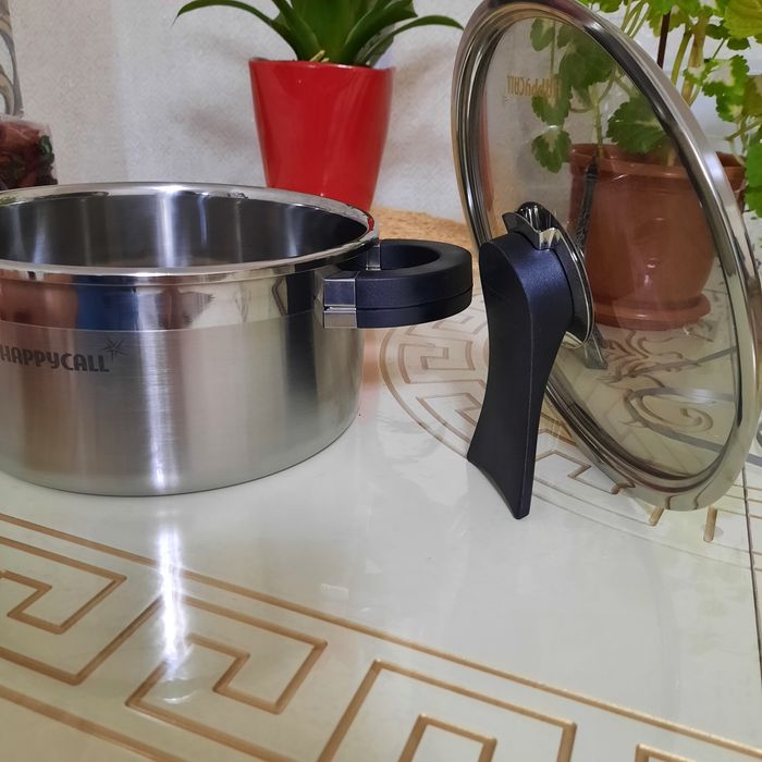 Продам кастрюлю 20см/ 3.0L