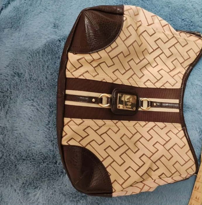 Geanta Tommy Hilfiger originală