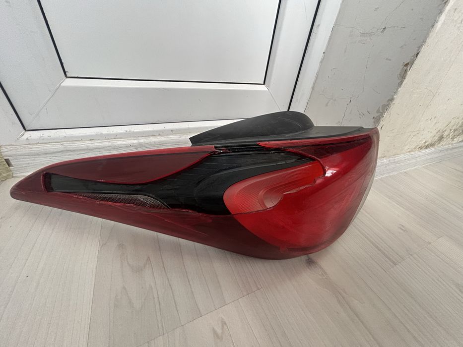 Hyunday elantra задний фонарь