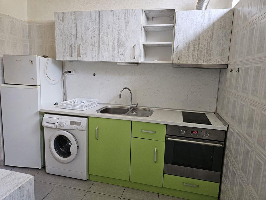 Дава се под наем Тристаен апартамент в Пловдив, Прослав - 60 кв.м за 357 € - Снимка #1