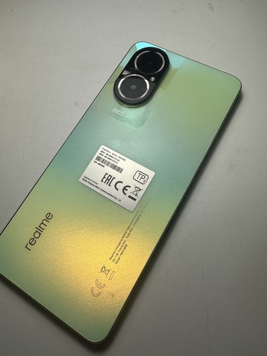 Телефон Realme C67