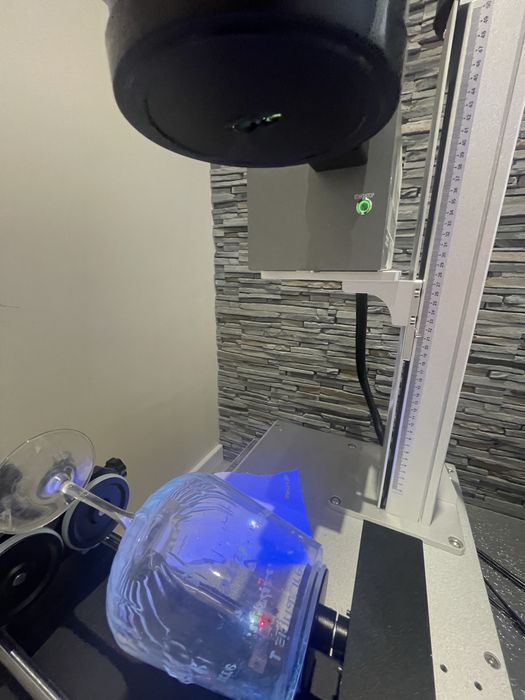 Laser UV 5W profesional gravura bijuterii metal sticla