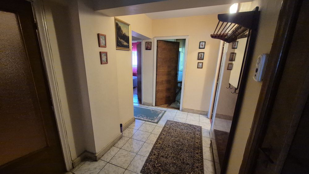 PROPRIETAR – De Vânzare: Apartament 3 Camere, Ultracentral Giurgiu (Etaj 5/8, Termoizolat, Centrală + Boiler)