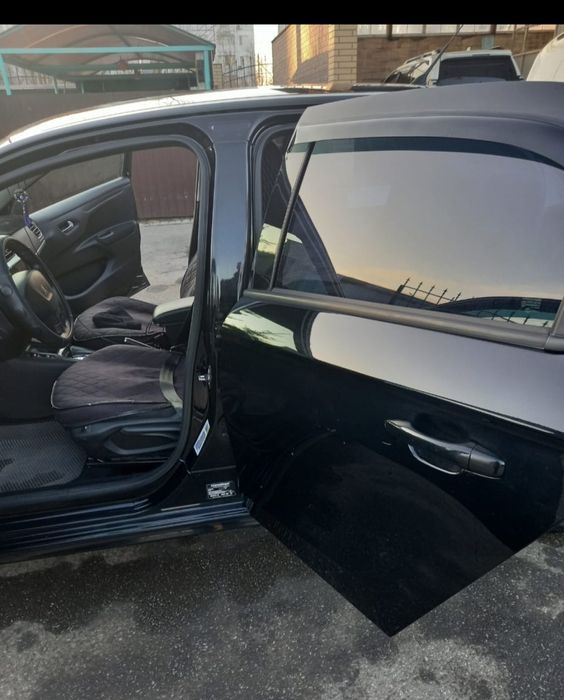 Продам машину Peugeot 301