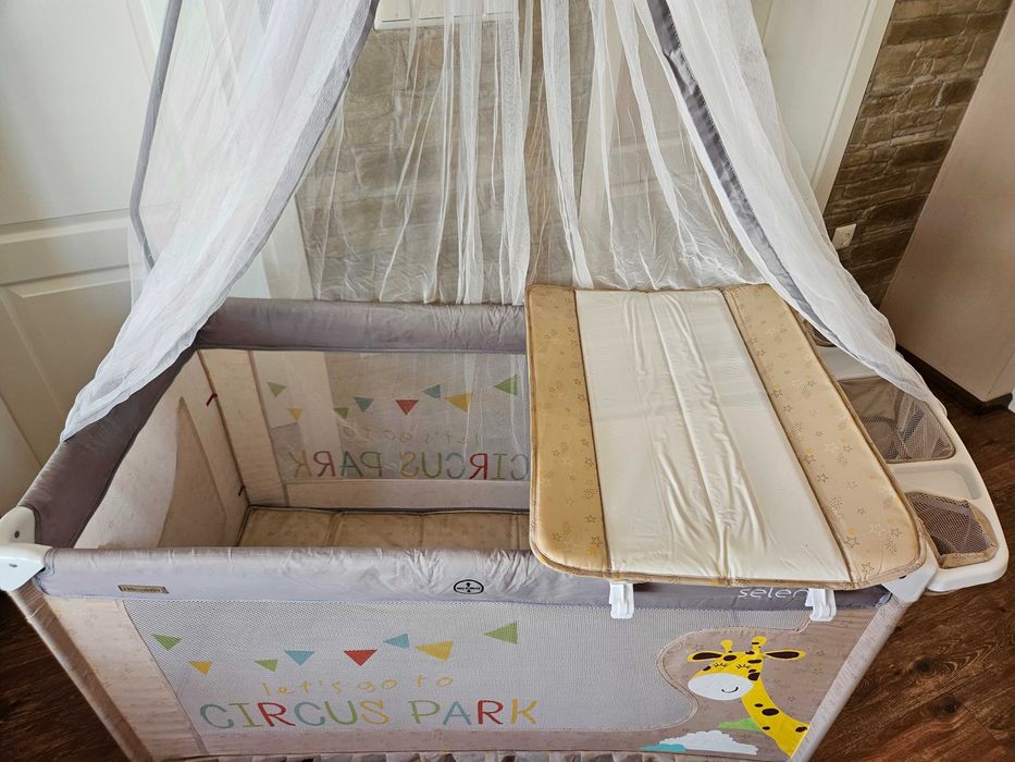 Kошара за спане и игра Chipolino Selena със балдахин + Подарък матрак