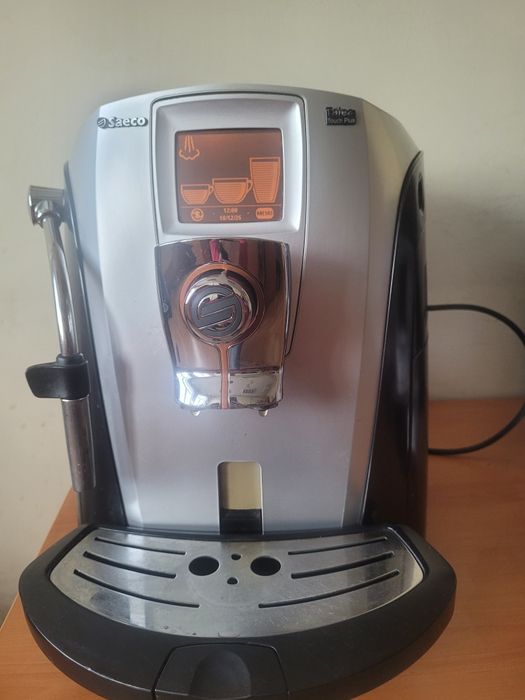 Работеща кафемашина Saeco с тъчскриин дисплей