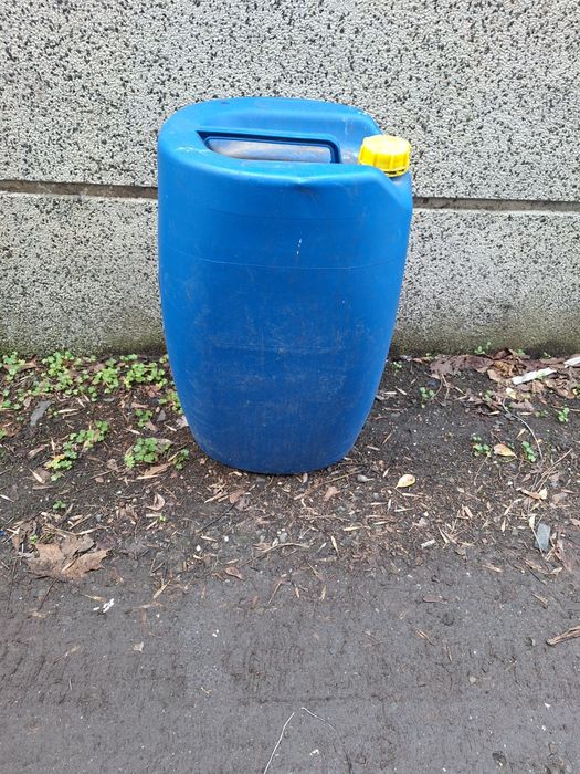 Пласмасова туба 65 литра.