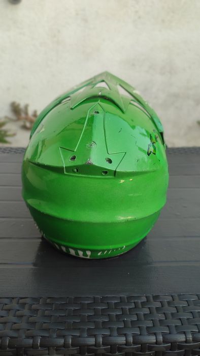 Продавам каска Monster