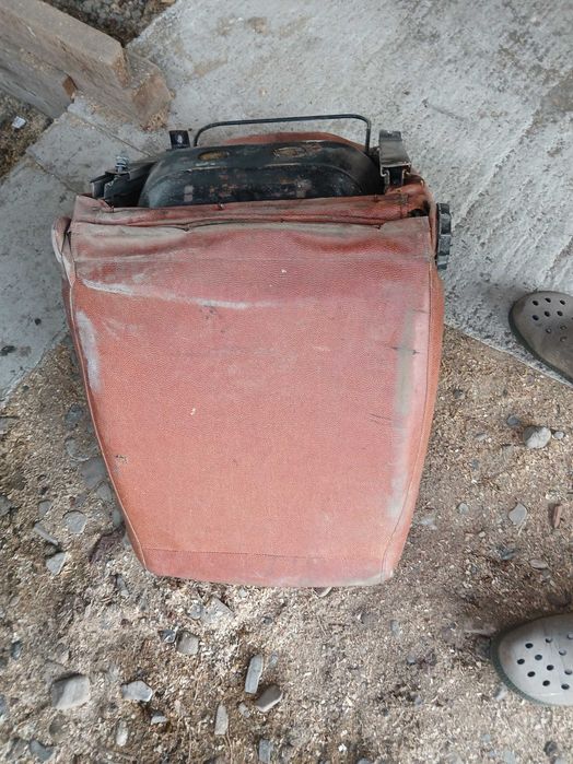 Scaun pentru stivuitor sau tractor