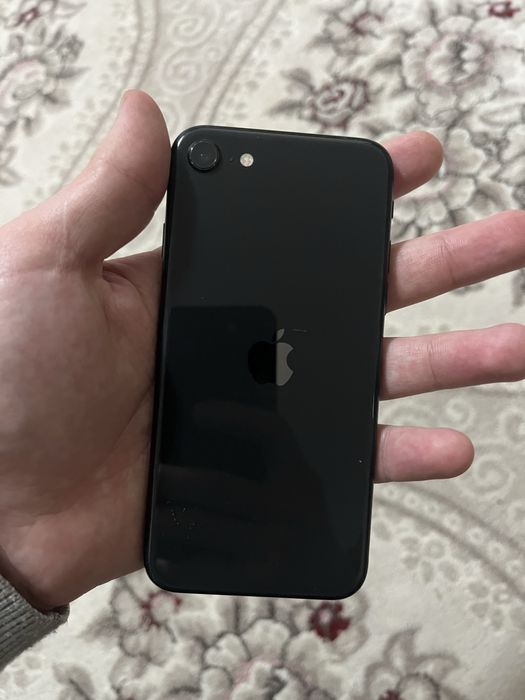 Айфон се 2020 64гб