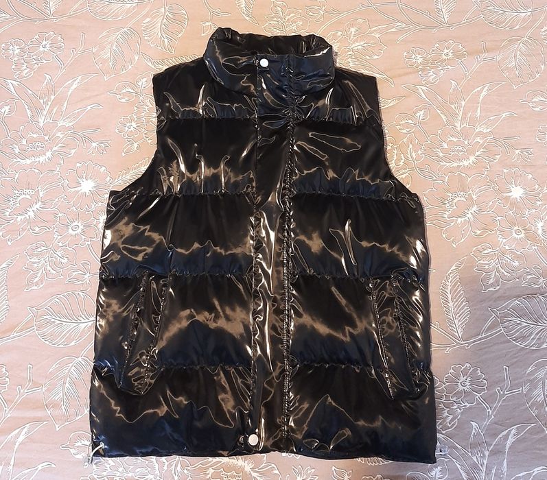 Черен лъскав елек