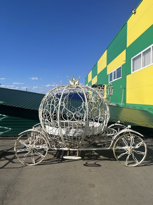 Продам карету декоративную