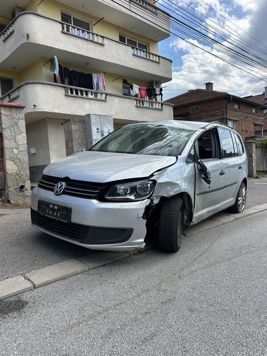 Vw Touran 1.6 TDI. 105кс. На части Туран 1.6 ТДИ. 105кс. 2011г