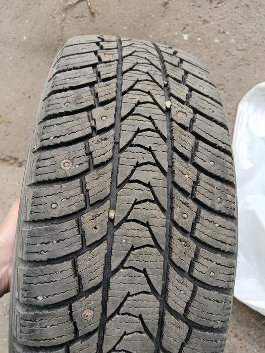 Шины 215/60.R16 .