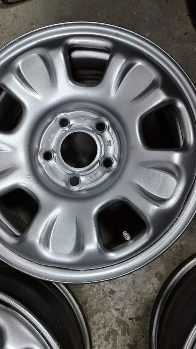 Продам оригинальные диски Рено R16