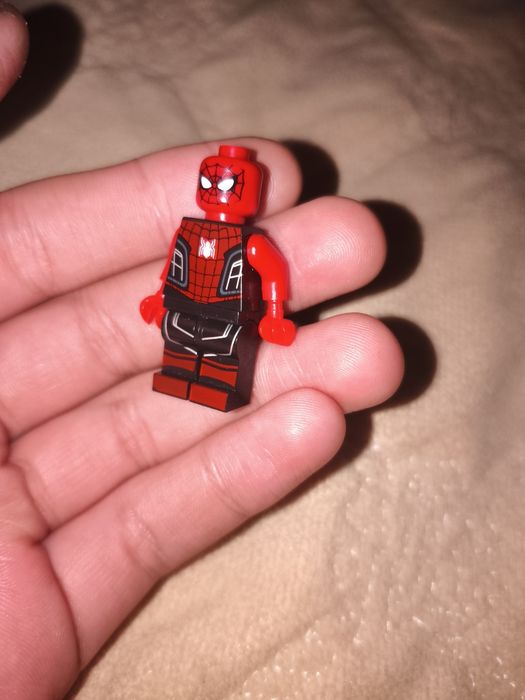 Продам фигурку Spider-Man