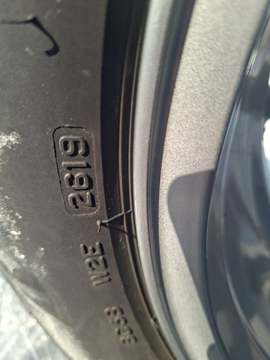 Продавам джанти със зимни гуми 17ки за мерцедес