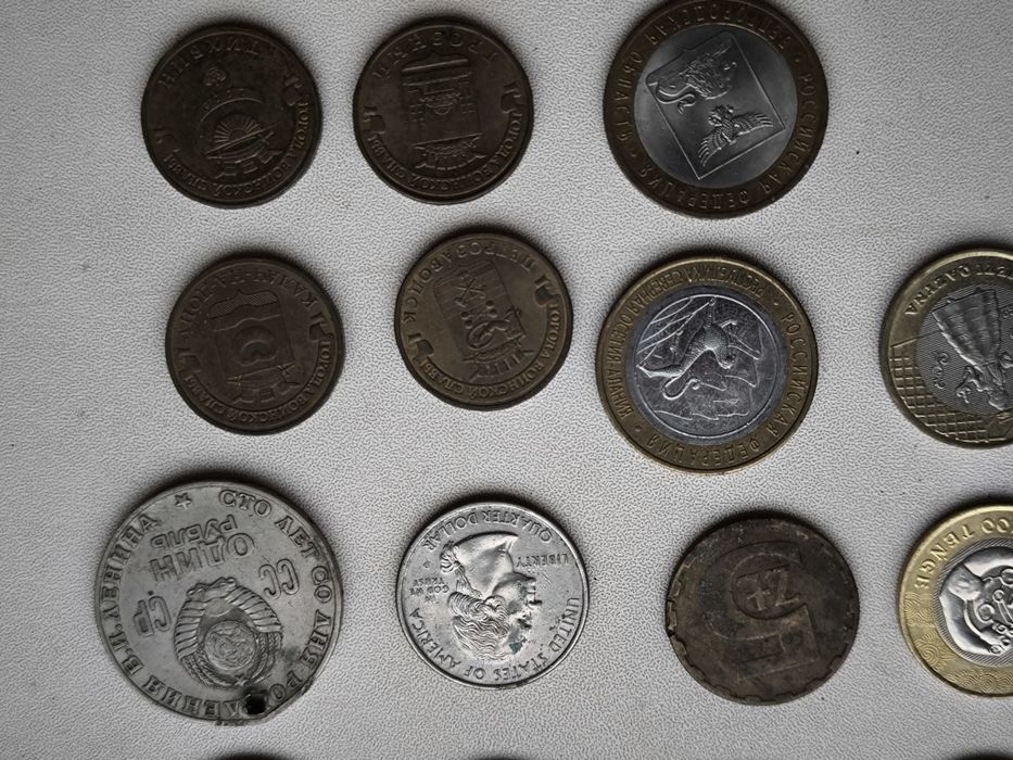 Монеты разные ценные редкие