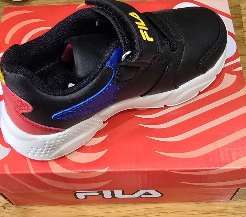 Чисто нови оригинални детски маратонки Fila