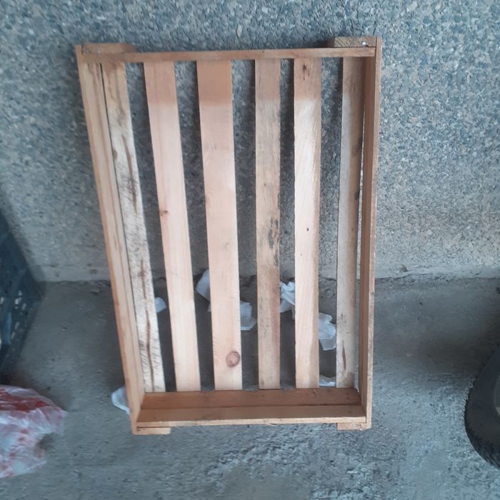 Taxtali yashik sotiladi