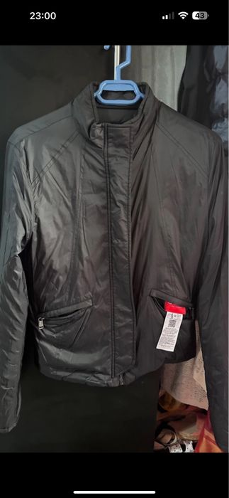 Geaca Guess fas -doua fete
