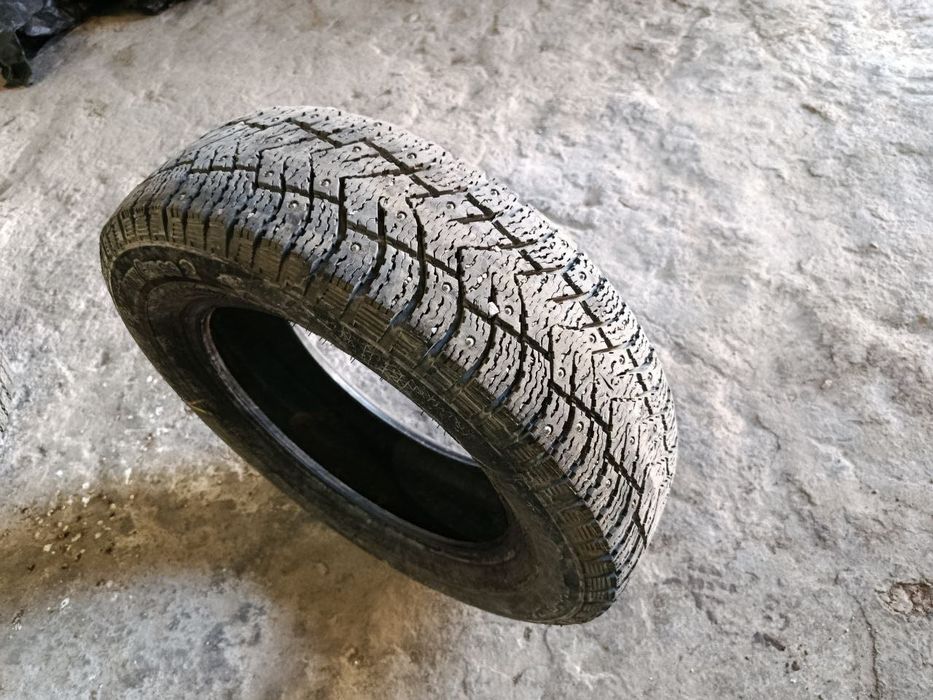 Зимняя резина на шипах R15