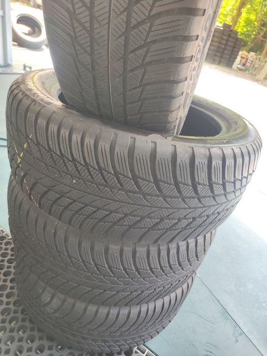 4 бр зимни 225/50/17 Bridgestone 22г
